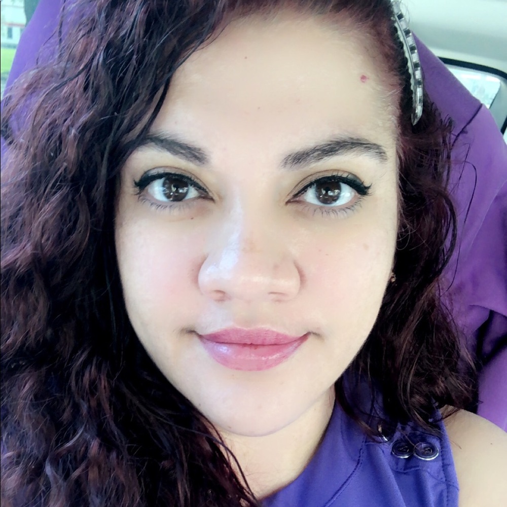 Meet your Posher, Ana